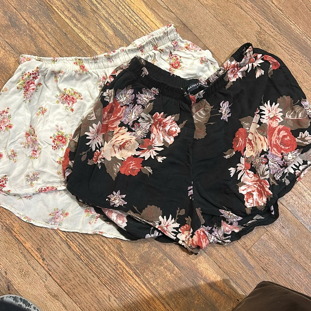 Brandy Melville shorts bundle.